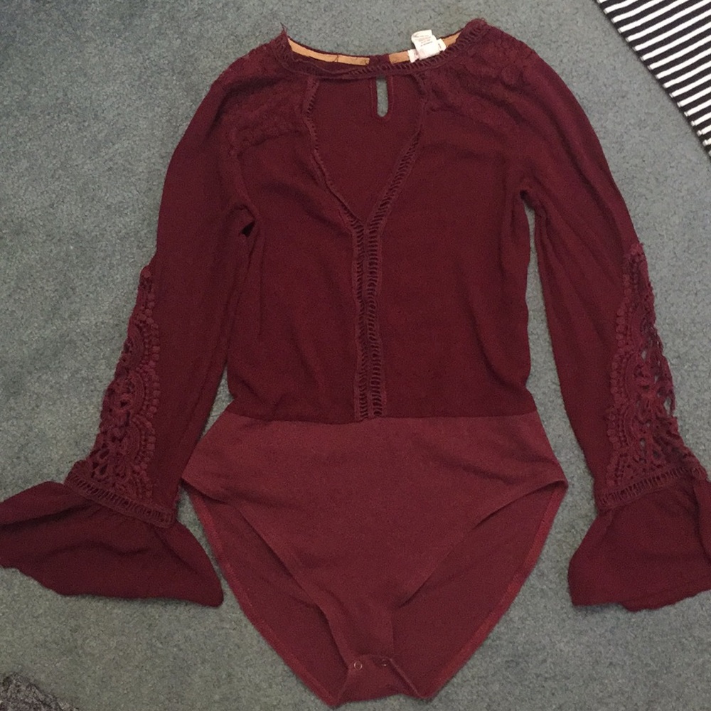 Beautiful burgundy clover + scout bodysuit!